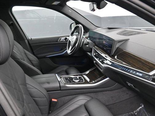 Black Sapphire Metallic 2024 BMW X5 sDrive40i