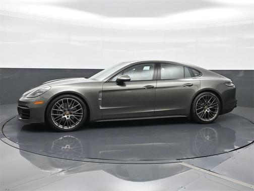 2022 Porsche Panamera Platinum Edition