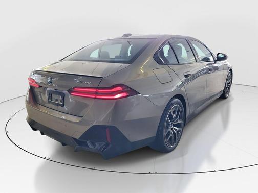 Gray Metallic 2026 BMW i5 xDrive40