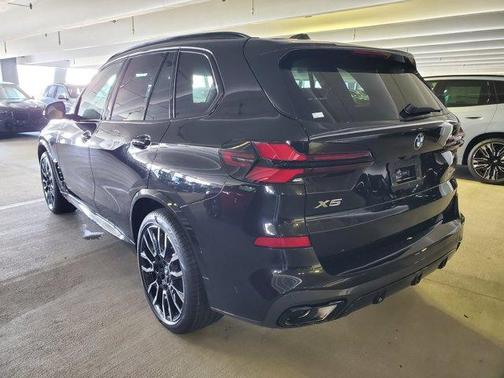 Black Sapphire Metallic 2026 BMW X5 sDrive40i