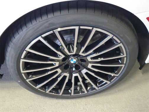 2026 BMW 760 760i xDrive