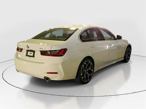 2025 BMW 330 i