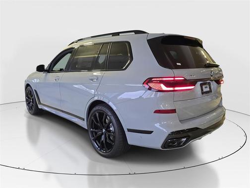 2026 BMW X7 M60i