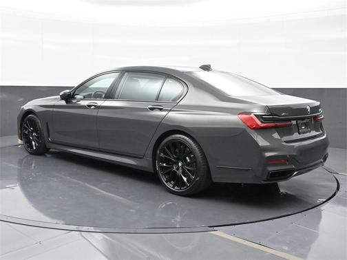 2022 BMW 750 i xDrive