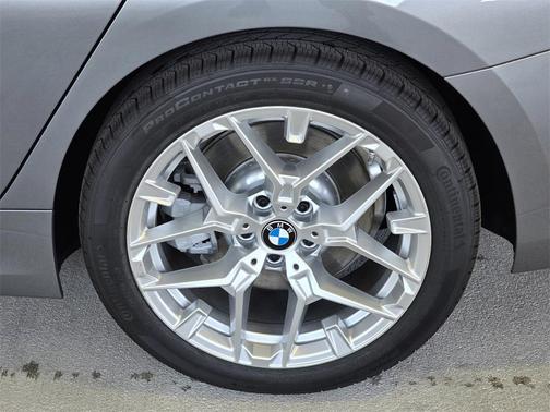 2025 BMW 330 i