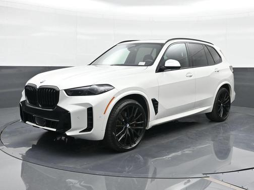 Mineral White Metallic 2024 BMW X5 xDrive40i