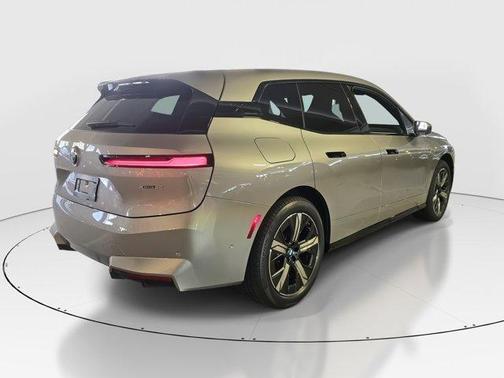 2026 BMW iX xDrive60