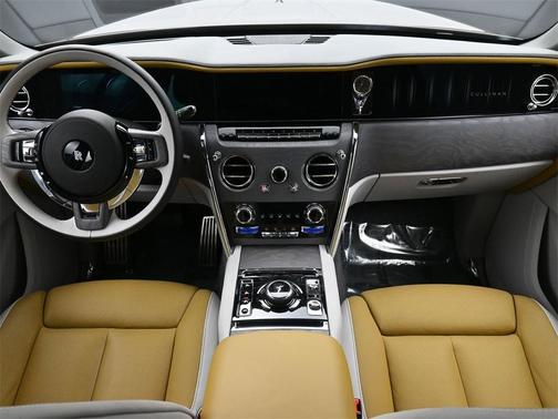 2025 Rolls-Royce Cullinan 