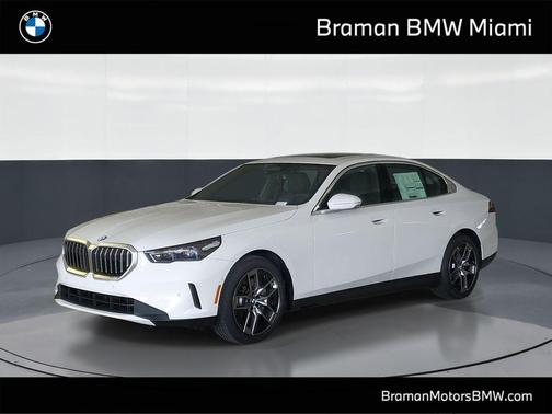 Alpine White 2026 BMW 530 i