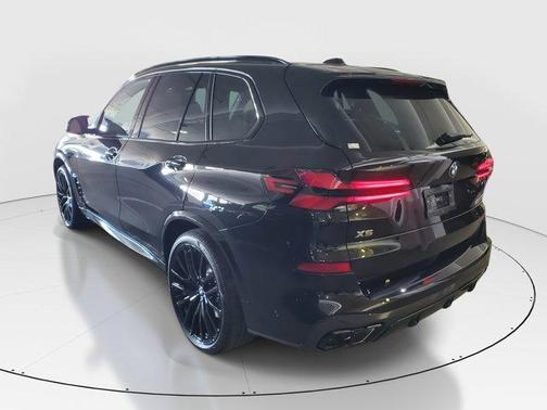 2026 BMW X5 M60i