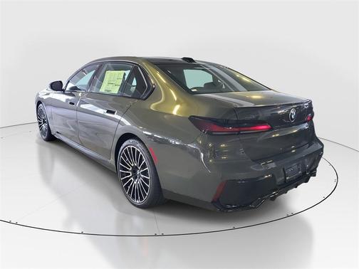 2026 BMW 740 i