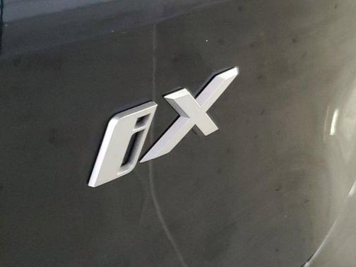 2026 BMW iX xDrive60