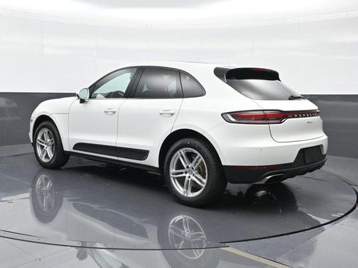 2021 Porsche Macan Base
