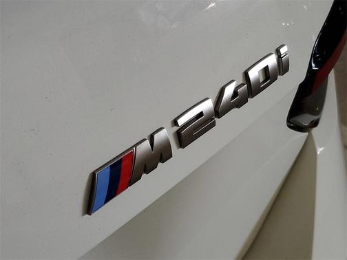 2024 BMW M240 i