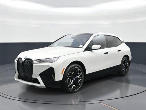 Mineral White Metallic 2024 BMW iX xDrive50