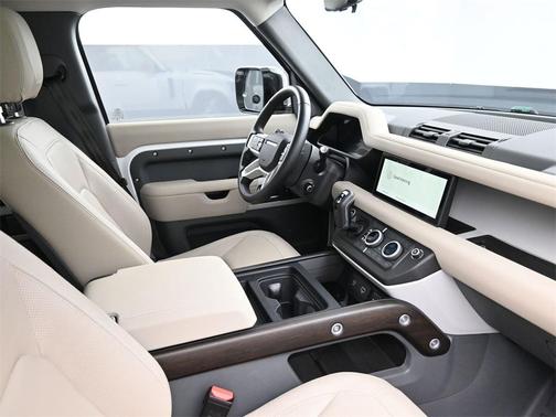2024 Land Rover Defender P400 S