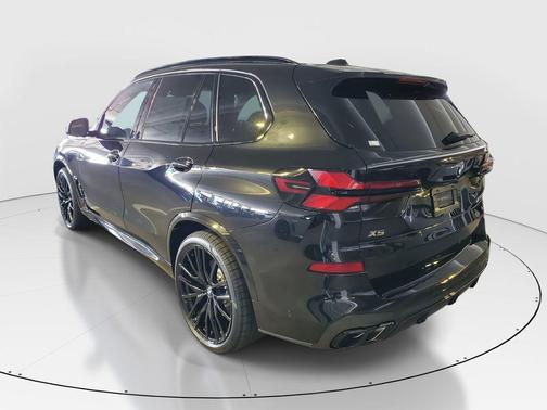 Black Sapphire Metallic 2026 BMW X5 M60i