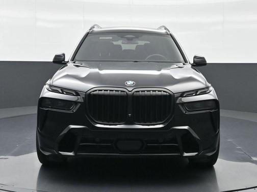 Black Sapphire Metallic 2024 BMW X7 xDrive40i