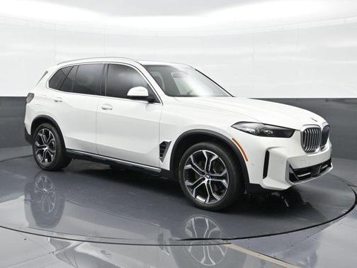 Alpine White 2024 BMW X5 sDrive40i