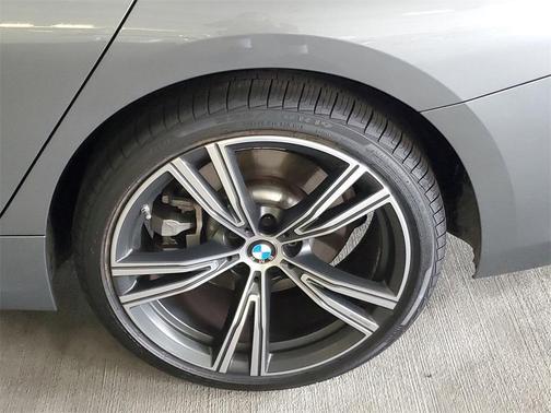 2024 BMW 330 i