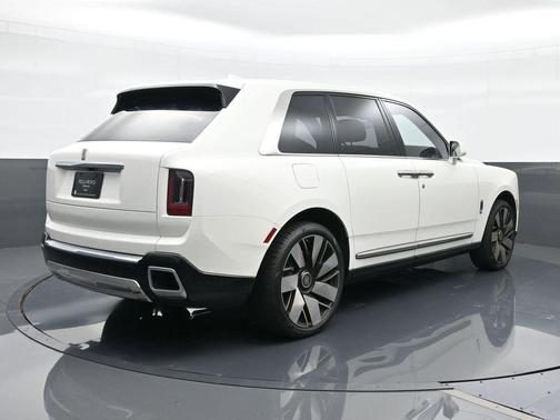 White 2025 Rolls-Royce Cullinan