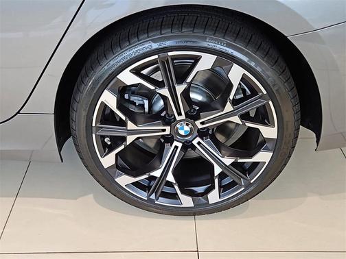 2025 BMW 330 i