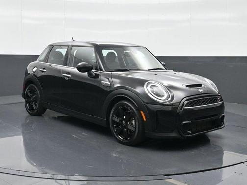 2023 MINI Hardtop Cooper