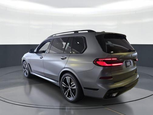 Gray Metallic 2027 BMW X7 xDrive40i