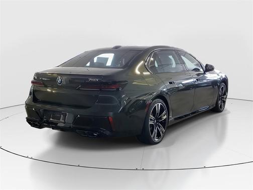2025 BMW 760 760i xDrive