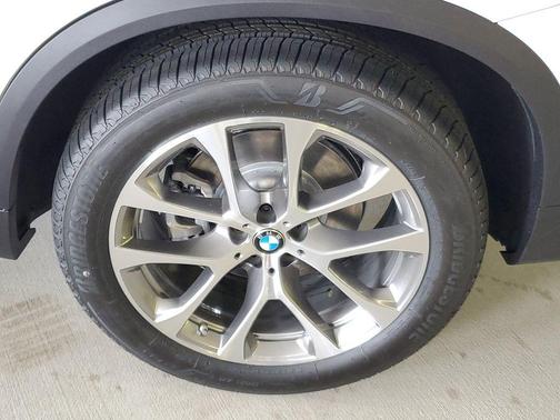 Alpine White 2026 BMW X5 xDrive40i