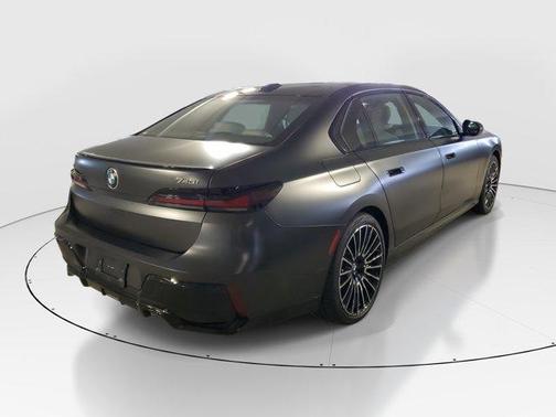 2026 BMW 740 i