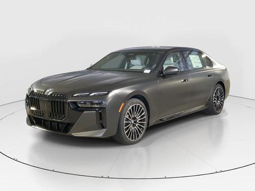2026 BMW 740 i