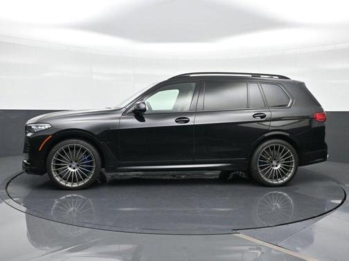 Black Sapphire Metallic 2022 BMW X7 M50i