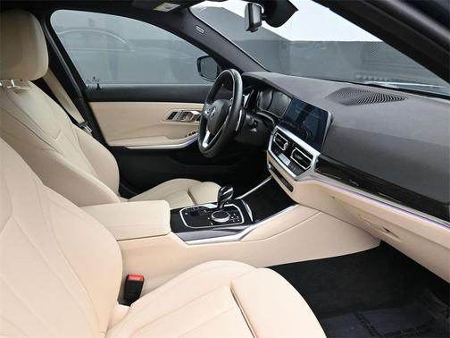 2021 BMW 330 i