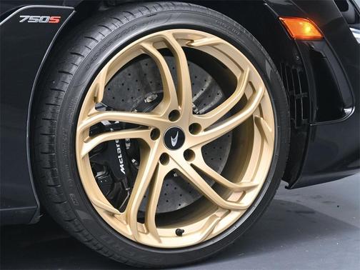 2024 McLaren 750S Base