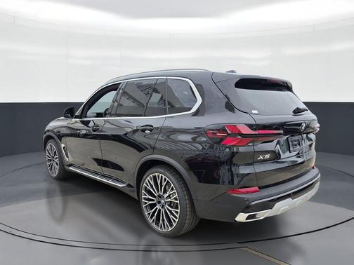 Black Sapphire Metallic 2026 BMW X5 sDrive40i