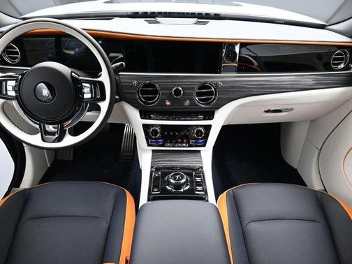 2025 Rolls-Royce Spectre 