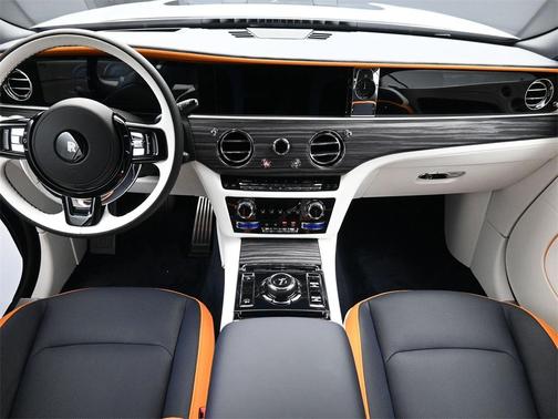 2025 Rolls-Royce Spectre 