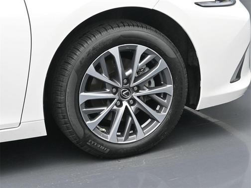 2022 Lexus ES 350 Base