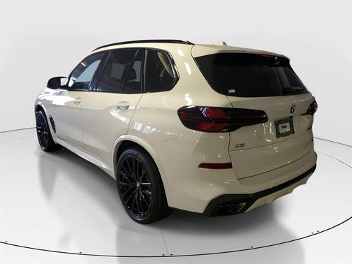 2026 BMW X5 M60i