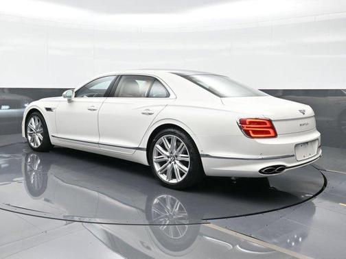 White 2023 Bentley Flying Spur