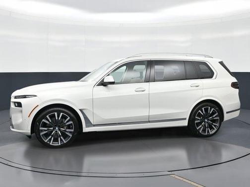 Alpine White 2024 BMW X7 xDrive40i