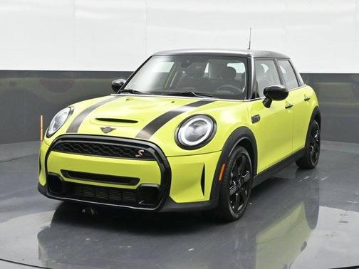 2023 MINI Hardtop Cooper