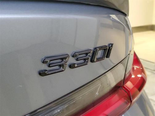 2023 BMW 330 i