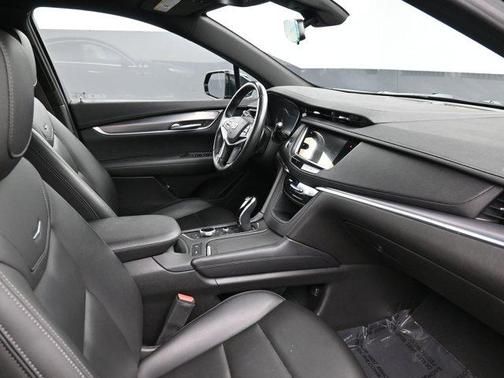 2022 Cadillac XT5 Luxury