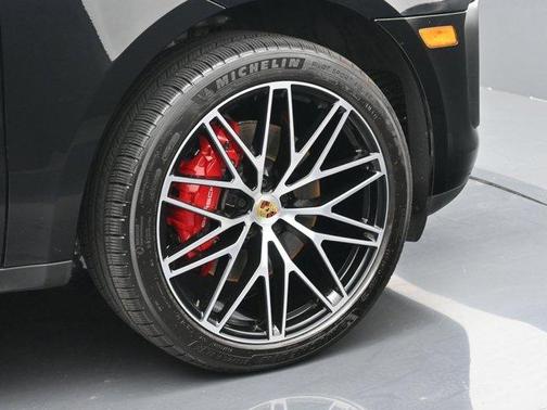 2025 Porsche Macan S