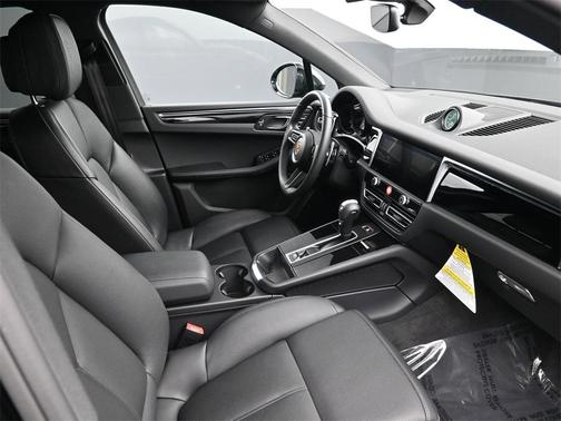 2025 Porsche Macan S