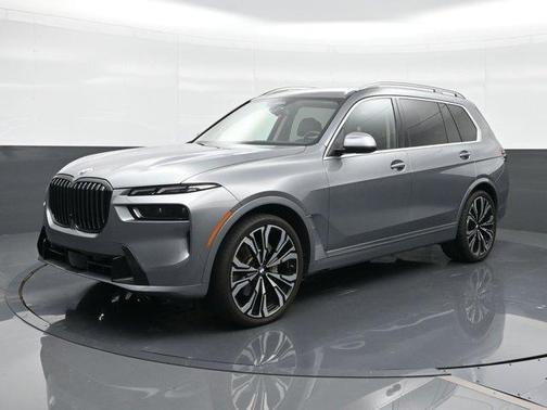 Skyscraper Gray Metallic 2024 BMW X7 xDrive40i