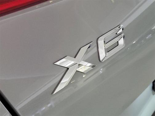 2026 BMW X6 xDrive40i