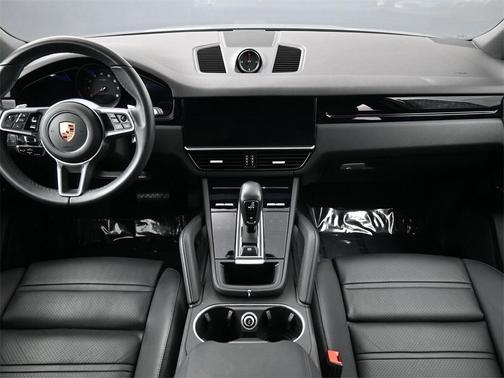 2022 Porsche Cayenne Base